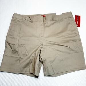 IZOD shorts  khaki size 8 new